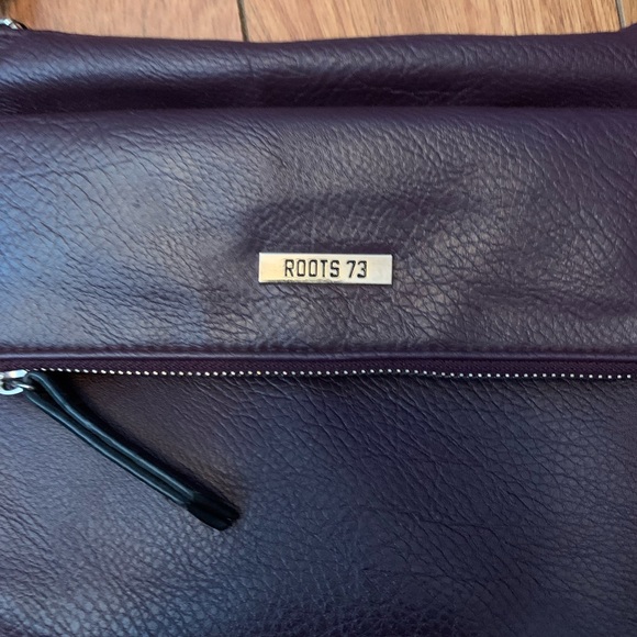 ROOTS deep purple crossbody bag - Picture 2 of 5